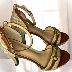 Chic Woven Beige & Brown Faux Leather Sandals with Gold Chain Accent - Size 7.5
